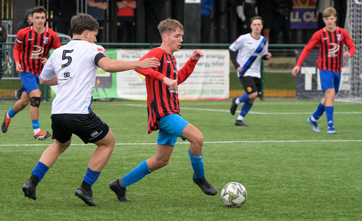 AvroFCJuniors's tweet photo. Our U18s netted their first win of the season when they beat Wythenshawe Jaguars 2-0.
This win sees them progress to the next round of the Open Cup!
📸 @GordonSMarino
#AvroFC #TheFutureIsFlying https://t.co/ZDBlWLdNph
