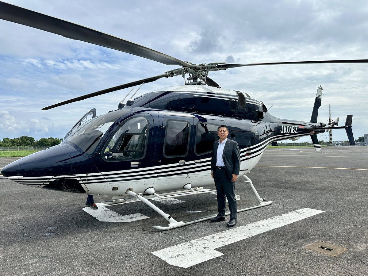 YukioFUNADA's tweet photo. 今回の機体は 川崎重工業のBK
スカイツ��ー、そして ���草寺
航空機では近寄れない高度からの俯瞰
その視点ならではの気付きは、高野山などの聖地ヘリ巡礼と重なる部分あり🚁
#ヘリツーリズム #東京ヘリポート #川崎重工業 https://t.co/qL1jPYcG0f