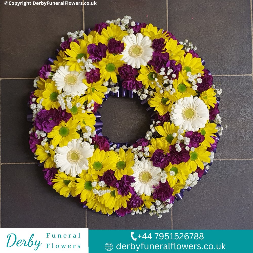 derby_florist's tweet photo. WREATH funeral tribute, available in a wide range of styles, colours &amp; sizes.
Visit Derby Funeral Flowers https://t.co/j6sF42on40 / 07951526788.
#floraltribute #derbyflorist #funeralflowers #derbyfuneralflowers #derby #wreath https://t.co/GMsFsvyT3h