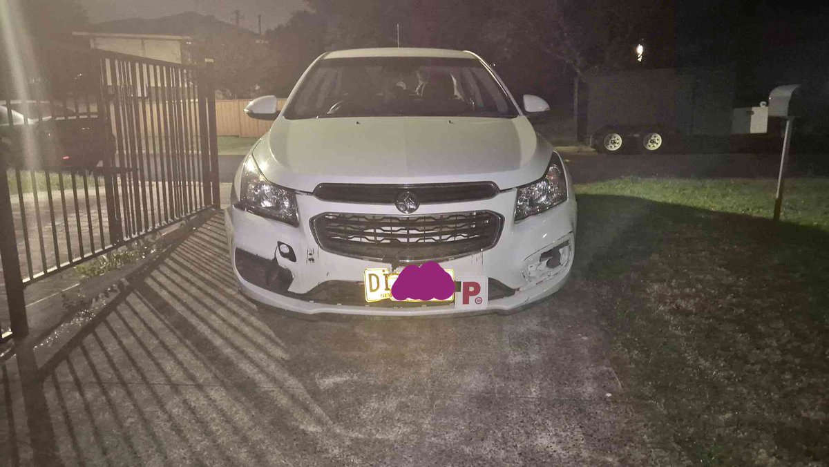FieryDnce's tweet photo. Someone reversed into my car and drove off while it was parked at the train station.
I need money to get it fixed. I only have half of my premium.
If you guys could RT my price sheet/any of my art so I can get commissions to help me, that would mean the world to me!
Thank you! https://t.co/7bQS6PV78r