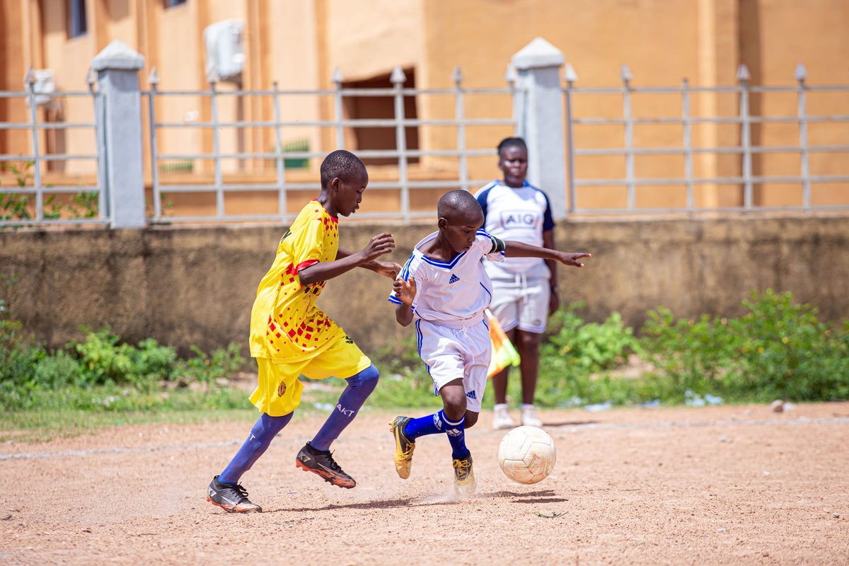 F_Kelemou's tweet photo. La Fondation KÉLÉMOU a organisé une journée sportive le 29 septembre 2024 à Kouto pour célébrer l'Académie Football Club Chigata, vainqueur de la Coupe Dominique Ouattara. 

Nous avons encouragé les jeunes talents à persévérer et souligné l'importance du sport. https://t.co/0SjDa5jIEN
