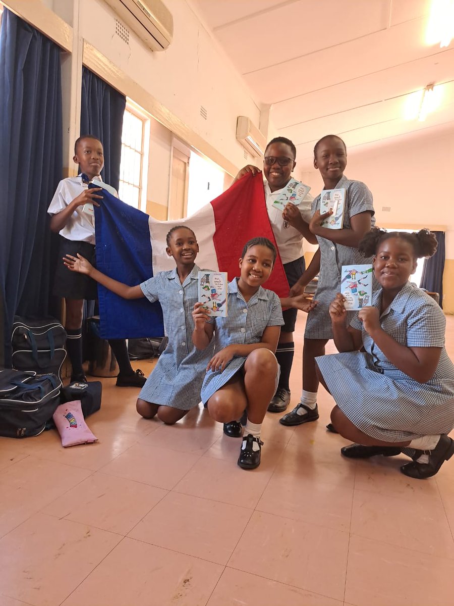 Allianceswazi's tweet photo. Crushed the French exam! 🇫🇷🌟 Hard work pays off!
Alliance Française was happy and grateful to facilitate DELF Prim at Umbombo primary school last Friday!
Shapping the future one BONJOUR AT A TIME 🎓
#delfprimary #frenchsuccess #StudentLife #frenchineswatini #tinitwitter https://t.co/SmjmVVK8fj