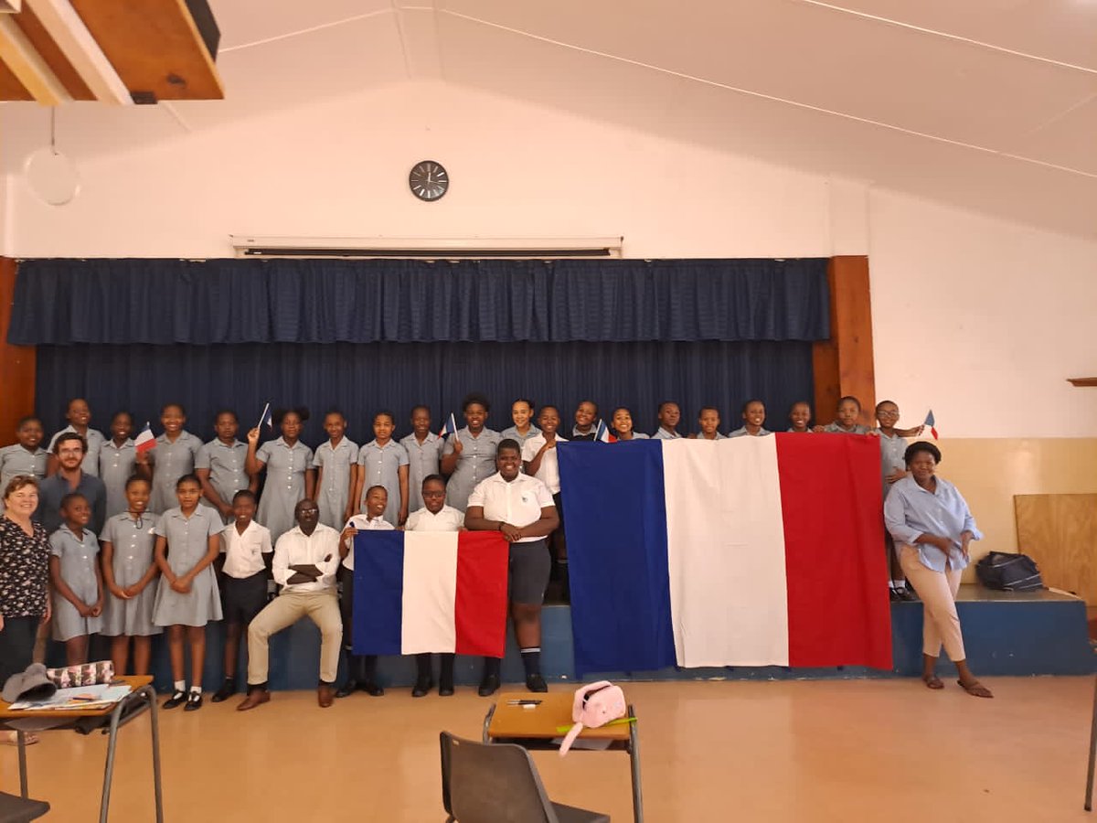 Allianceswazi's tweet photo. Crushed the French exam! 🇫🇷🌟 Hard work pays off!
Alliance Française was happy and grateful to facilitate DELF Prim at Umbombo primary school last Friday!
Shapping the future one BONJOUR AT A TIME 🎓
#delfprimary #frenchsuccess #StudentLife #frenchineswatini #tinitwitter https://t.co/SmjmVVK8fj