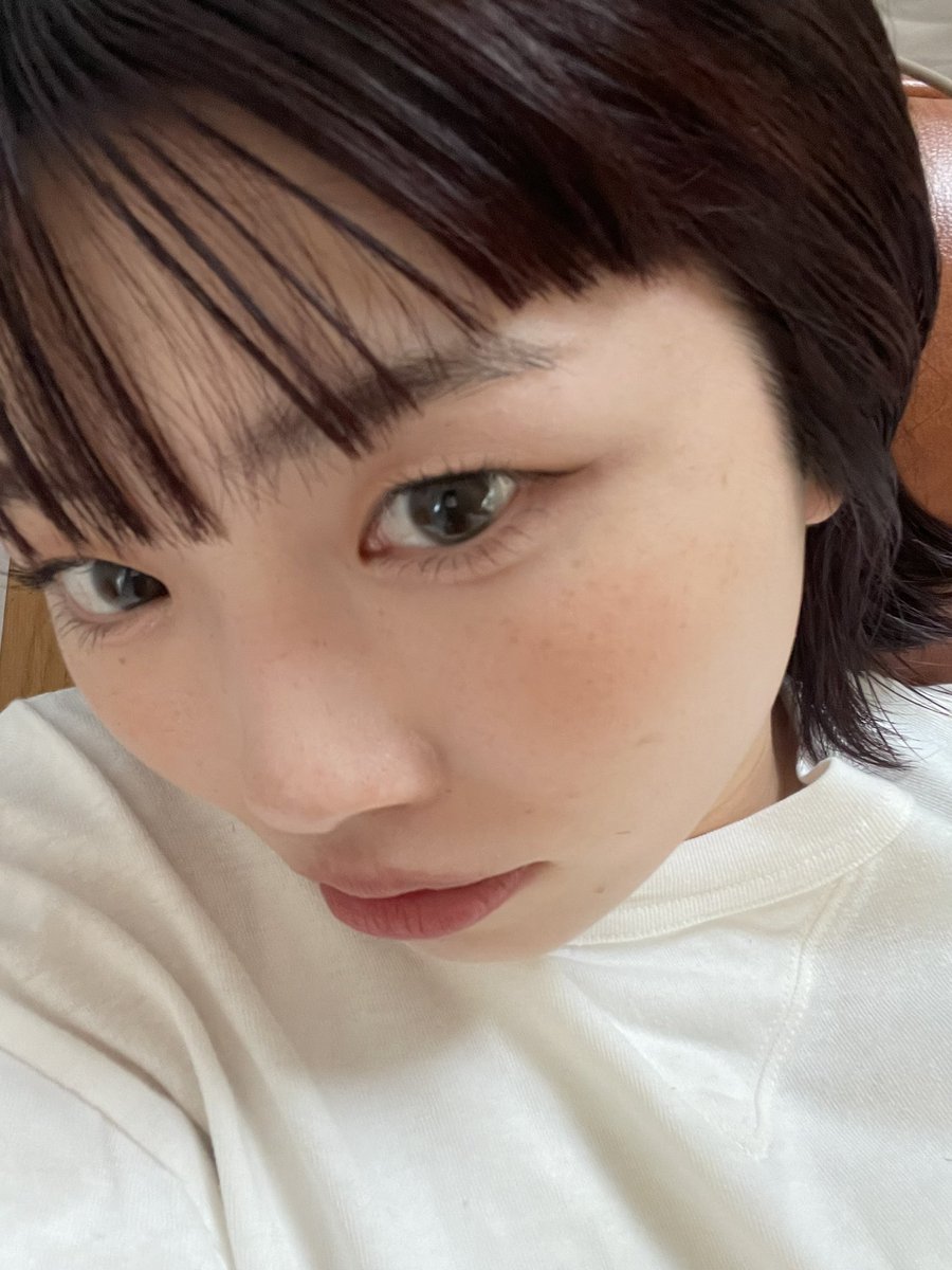 mu__solo_'s tweet photo. 可愛い髪色と爪🍠🍂🧸 https://t.co/dzITNg7HyQ