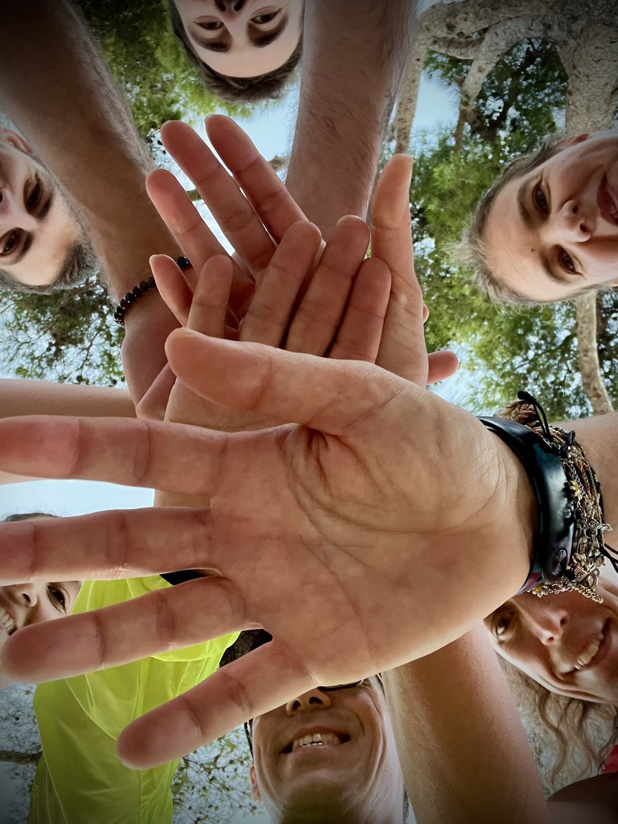 xinoxan's tweet photo. 🤔#thingsscientistsdo
📝Go running in the early morning with other scientists… while talking about #science before the #ESACT course on #cell and #gene therapy #bioprocessing

#stemcells #regenerativemedicine #CGT #nature #costabrava #llafranc https://t.co/sMzAmVAgeq