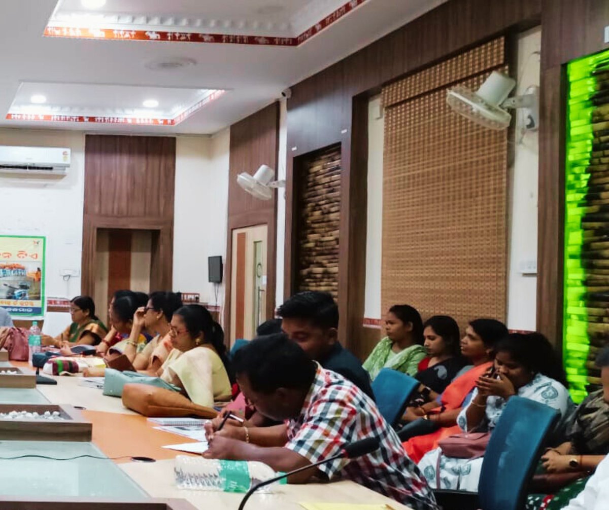 LabourOdisha's tweet photo. District-level Sensitization meeting held in Sadbhavana Sabha Gruha, Phulbani. Chaired by ADM Phulbani, the meeting was attended by DSP Phulbani, CWC Chairman, DSWO, DCPO, District Employment Officer, CDPOs &amp; various NGOs.
#DistrictEmploymentOfficer #CDPOs #ngosinaction https://t.co/q499zSD8Ys