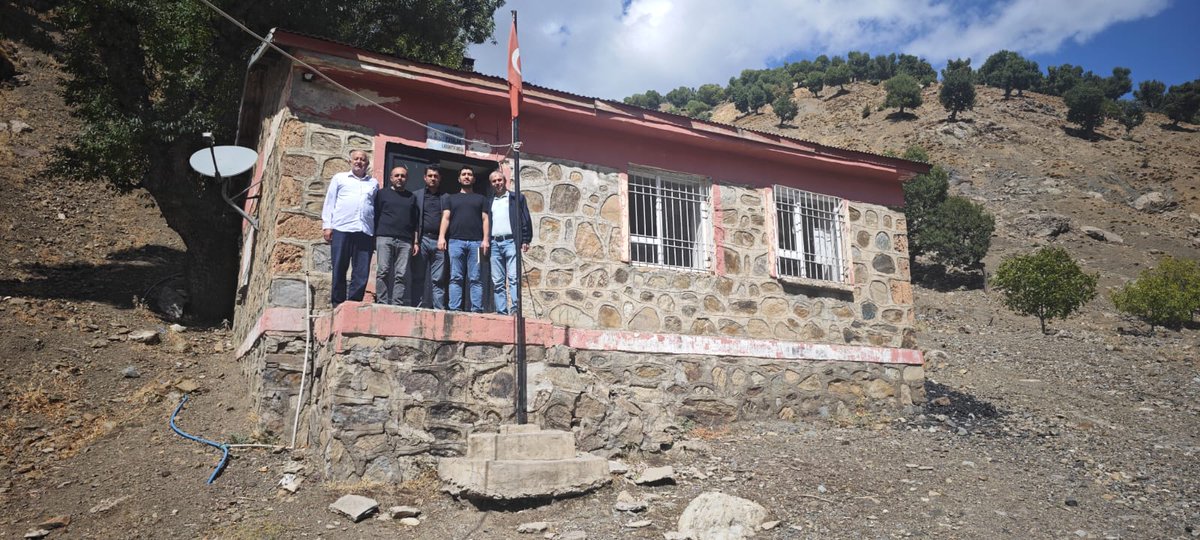 KÖY OKULLARIMIZI ZİYARET ETMEYE DEVAM EDİYORUZ.
Altıdere İlk ve Ortaokulu, Yuvalar İlkokulu, Örenağıl Keçiler İlkokulu ve Yolüstü Çalışırlar İlk ve Ortaokulu'nu ziyaret eden müdürlerimiz okullarımızın fiziki şartlarını ve eğitim öğretim faaliyetlerini yerinde incelediler.