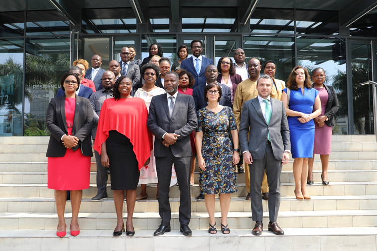 Multisectoral stakeholders from Angola &amp; Mozambique met in Maputo to share best practices &amp; lessons learned in the fight against #HumanTrafficking &amp; #smugglingofmigrants. Collaboration is key to tackling these crimes. Thank you <a href="/EU/">EU</a> for your support! #SADC #SAMMProject