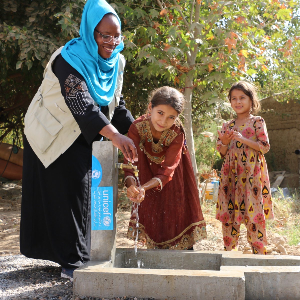 Dr. Tajudeen Oyewale (@tajudeenoyewale) on Twitter photo My colleague <a href="/ClaraDube13/">Clara Dube</a> met recently w/ #children in Janat Bagh Village, Kunduz where 4,340 people now access clean & safe drinking water, right outside their door!
With flexible funding & support from <a href="/USAID/">USAID</a>, <a href="/UNICEFAfg/">UNICEF Afghanistan</a> built 340 new water connections for 620 families. My colleague <a href="/ClaraDube13/">Clara Dube</a> met recently w/ #children in Janat Bagh Village, Kunduz where 4,340 people now access clean & safe drinking water, right outside their door!
With flexible funding & support from <a href="/USAID/">USAID</a>, <a href="/UNICEFAfg/">UNICEF Afghanistan</a> built 340 new water connections for 620 families.