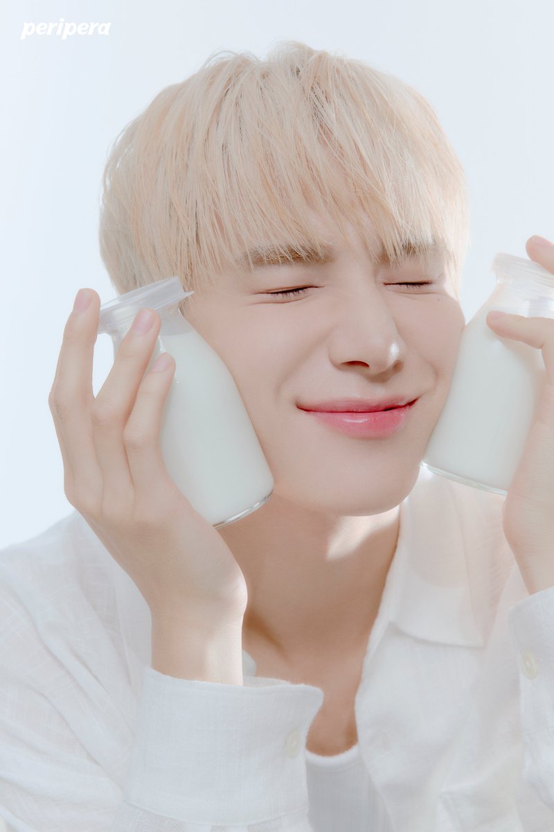 periperakr's tweet photo. 자체 청량 필터 장착 💚

전 어둡거나 빛이 필요할 때, 이 사진을 봐요.

청순 그 자체인 김페라 덕에
온 세상이 화사해지거든요 ✩‧˚⁺.*˚‧

✨사진 속 NCT 정우가 사용한 제품
𝗕𝗔𝗦𝗘 : 필터 핏 밀크 톤업 03 클리어 민트
𝗟𝗜𝗣 : 잉크 글래스팅 립글로스 14 파인드조이 https://t.co/7Qm9SgAVXl