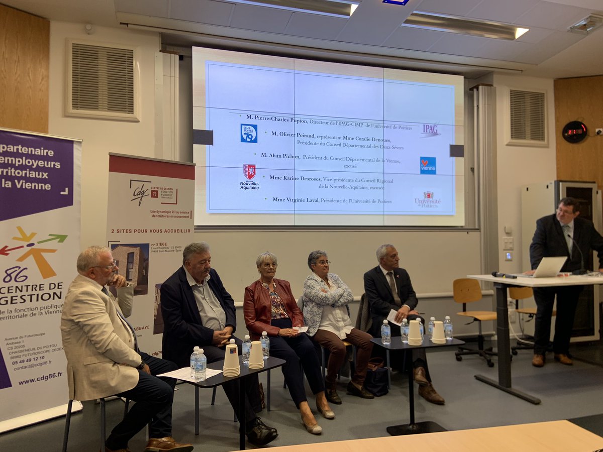 AMFVienne's tweet photo. 📚 participation @AMFVienne à l’ouverture de la 2e session du DU métiers #administratifs #territoriaux en milieu #rural
🤝un partenariat fructueux entre @UnivPoitiers @NvelleAquitaine @departement86 @DeuxSevres @CDG_Vienne @CDG_Deux_Sevres #AMF79
👋 bienvenue aux étudiants! https://t.co/fzPrOyMZi9