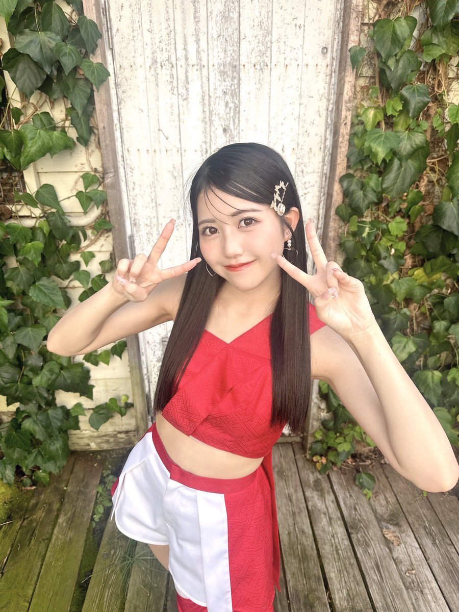 ocha_norma's tweet photo. \\\本日発売日///
📕TopYellNEO 2024 AUTUMN📕
#広本瑠璃 #窪田七海 #中山夏月姫 が表紙を努めさせて頂きます!!!
インタビューも盛り沢山な内容となっているので
ぜひ!!チェックよろしくお願いします-`🙌🏻´-
#ocha_norma
#hello_project
#TopYellNEO https://t.co/Z8cD8Brkzm