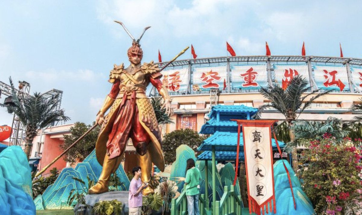 ChangshaCity's tweet photo. Do not miss out the magic of a live show that recreates scenes from the Chinese classic novel ”Journey to the West” at the Window of the World in Changsha.
#JourneyToTheWest #LiveShow #Changsha #WindowOfTheWorld #ChineseClassics #CulturalPerformance #EpicAdventure https://t.co/MrtRdl7sMj