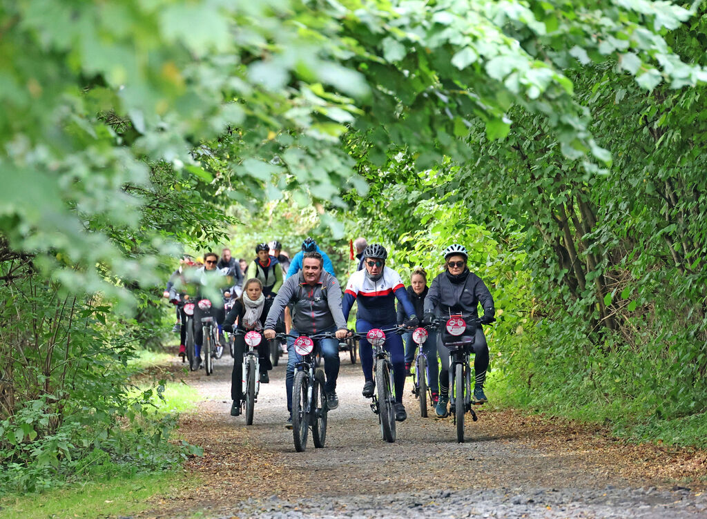 Valmetropole's tweet image. #Vélotour 🚲 [Retour sur l&apos;édition 2024 de Valenciennes Métropole Vélotour]
👉5 000 participantes &amp;amp; participants 🚴‍♂️🚴 étaient au rdv de l&apos;édition 2024 qui s&apos;est déroulée ce weekend !
Bravo à toutes et à tous 👏👏
Vivement l&apos;édition 2025  😃
@velotour