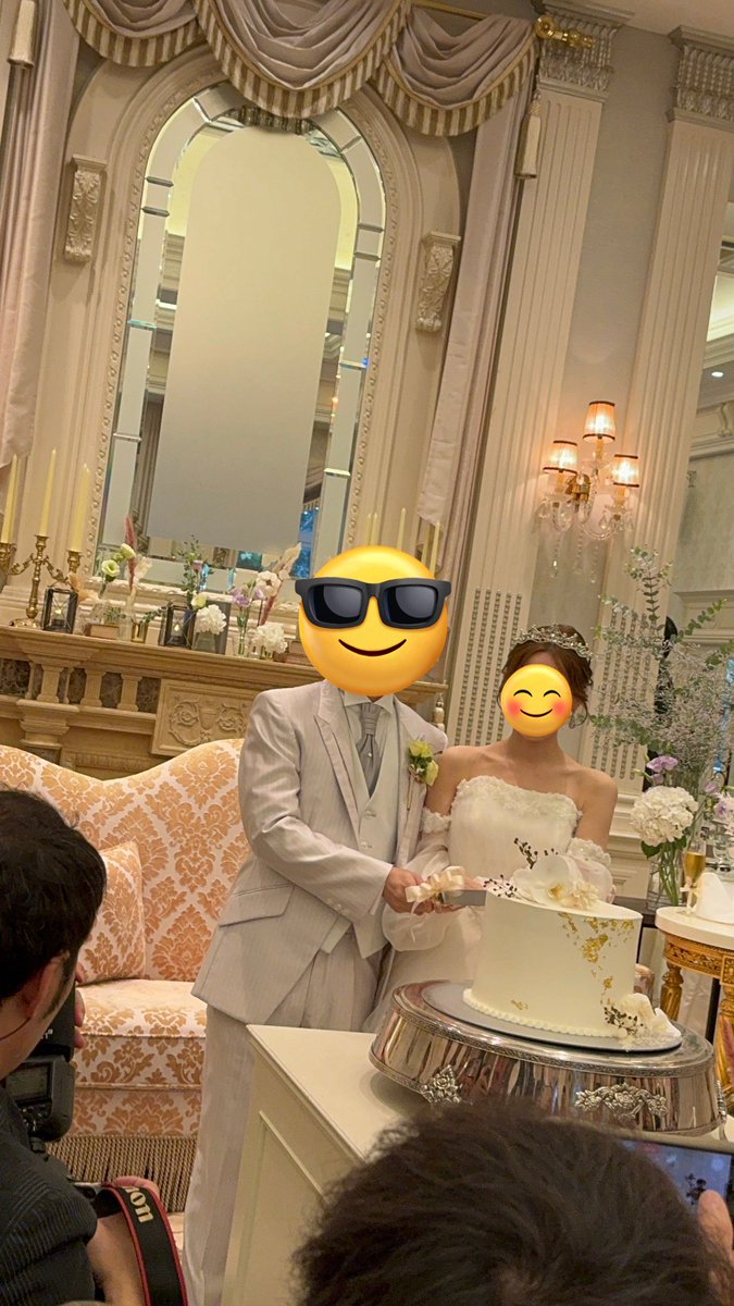 ssccaa_36's tweet photo. 無事に結婚式を挙げることが
できました😌🤍
来てくれたみんなありがとう☺︎
招待出来なかった方々が
ほとんどだけど
みんながいてくれたおかげで
やっと幸せになれました😌🤍
これからも末永くよろしくお願いします🫶🏻 https://t.co/QB407mfN2K