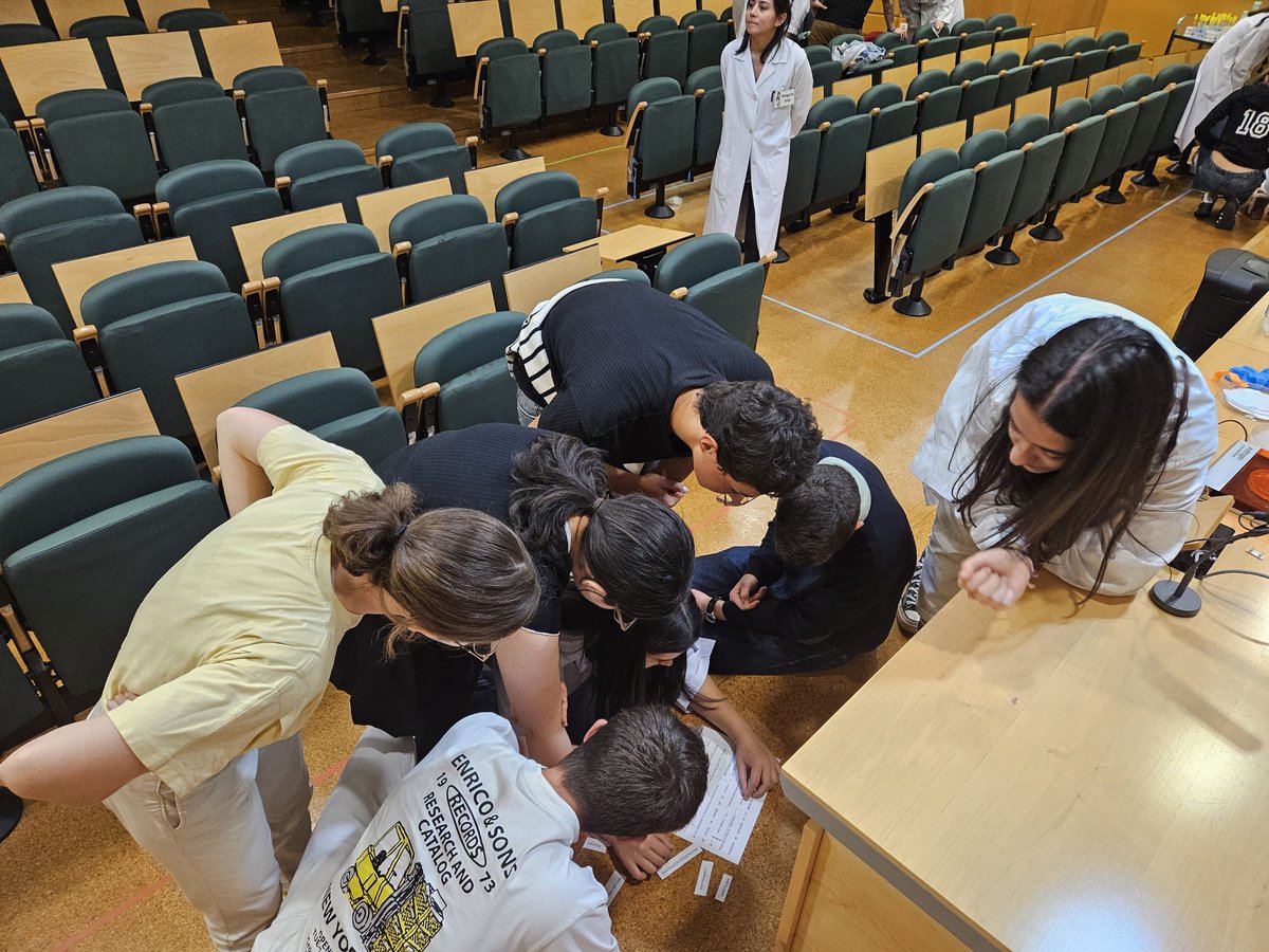 ¡Qué gran experiencia en la #NocheEuropea de los Investigadores Madrid en <a href="/CIB_CSIC/">CIB Margarita Salas (CSIC)</a> !🎉 En nuestro taller "Los polímeros bacterianos: ¡demos un respiro a nuestro planeta!"🌍. Gracias a todos los que participaron🥳 En <a href="/polybiogroup/">POLYBIO</a> trabajamos por un futuro más sostenible👩‍🔬👨‍🔬