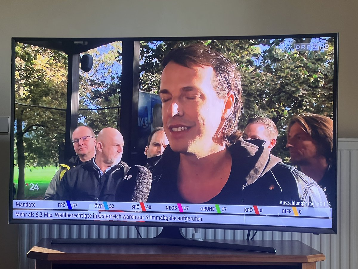 Zuerst überheblich verkündet, wer ihm aller einen Listenplatz für die NRW angeboten hat, jetzt haben fertig. Auch für Wien2025. <a href="/bierpartei_eu/">Die Bierpartei</a>