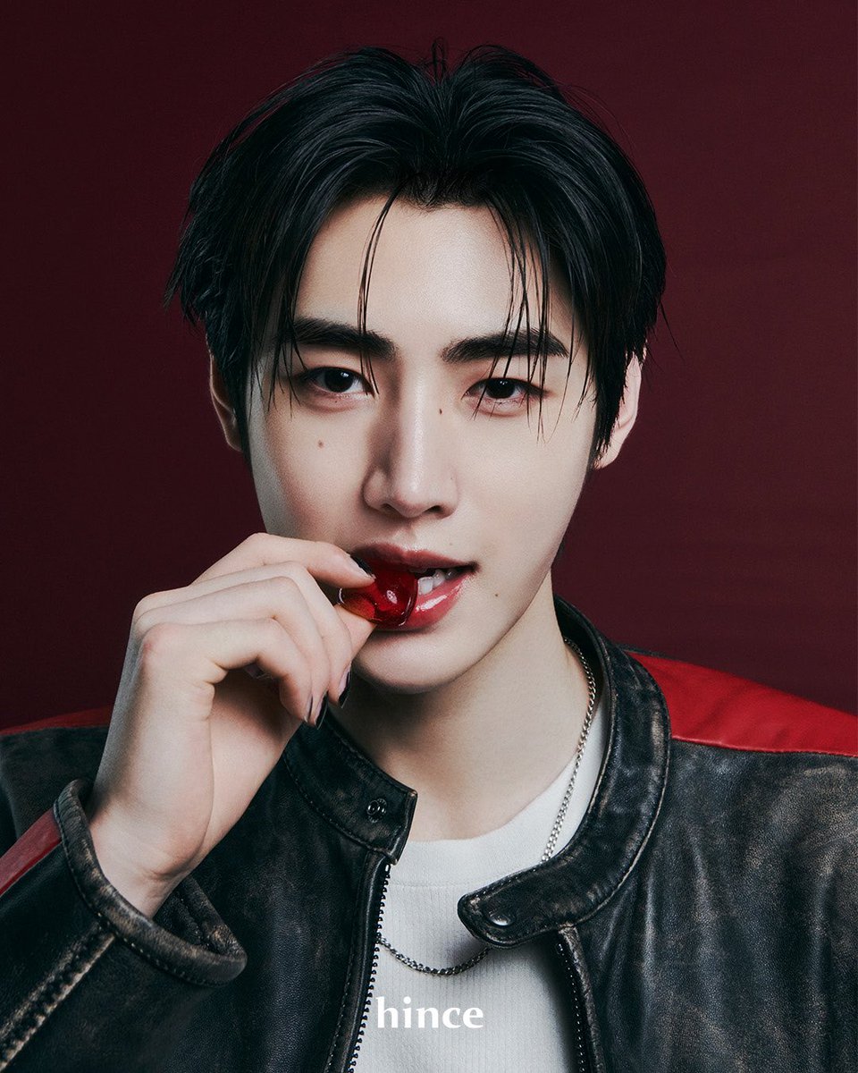 racer sunghoon damn this hince concept is so cool