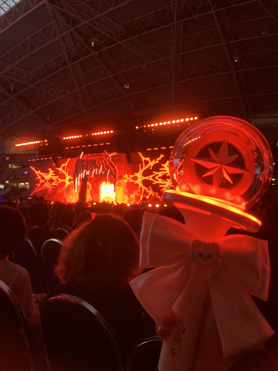 hyunyonghee's tweet image. .° ༘🎧⋆🖇₊˚ෆ 𝓬𝓸𝓷𝓬𝓮𝓻𝓽𝓼𖤐ᝰ.ᐟ𖦹₊⊹

threads of concerts i’ve been to!