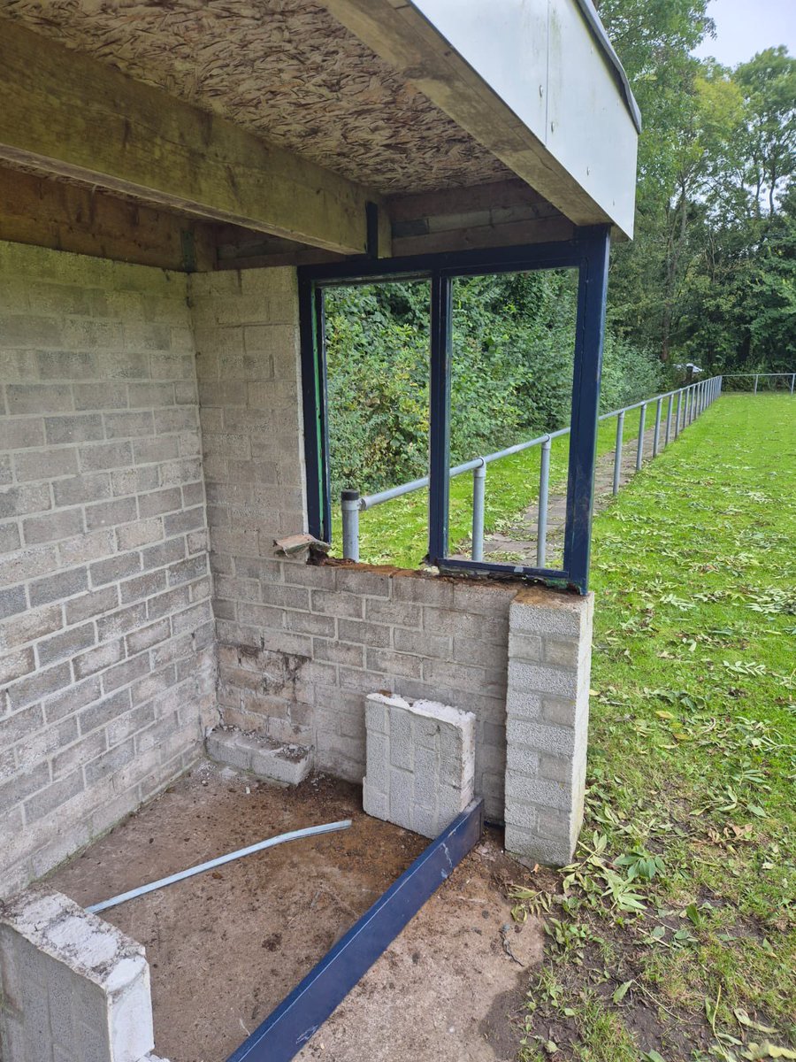 Gemeente Leiden wenst open sportparken. Daar moeten de verenigingen voor opdraaien. Vraag aan de @gemeenteleiden.
Hoe gaan jullie hier mee om. Gaan jullie ons compenseren voor dit vandalisme?
Willem Pikaar 
Voorzitter Sporting Leiden