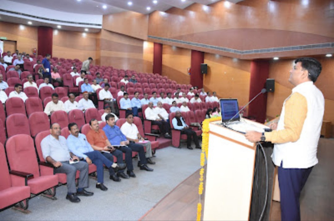 DrAbhisheklaw's tweet image. #Sundayworking Delivered a lecture on Legislative Drafting at the training program organized by Dr RML National Law University, Lucknow, in collaboration with the Institute of Constitutional and Parliamentary Studies (ICPS), New Delhi. #LegislativeDrafting #RMLNU #ICPS