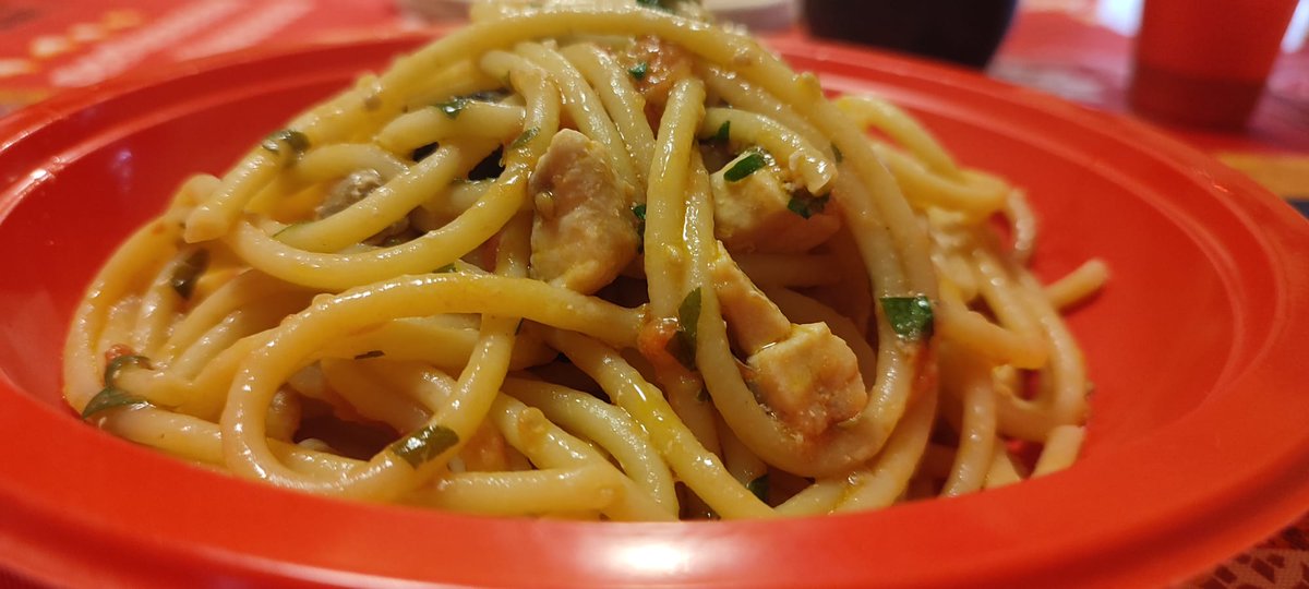 #Bucatini con #ragù di #pescespada e #pomodorini: adatti a tutte le #stagioni! 📷📷📷
#Ricetta #Pasta #Bontà
lacucinadibacco.it/bucatini-con-r…