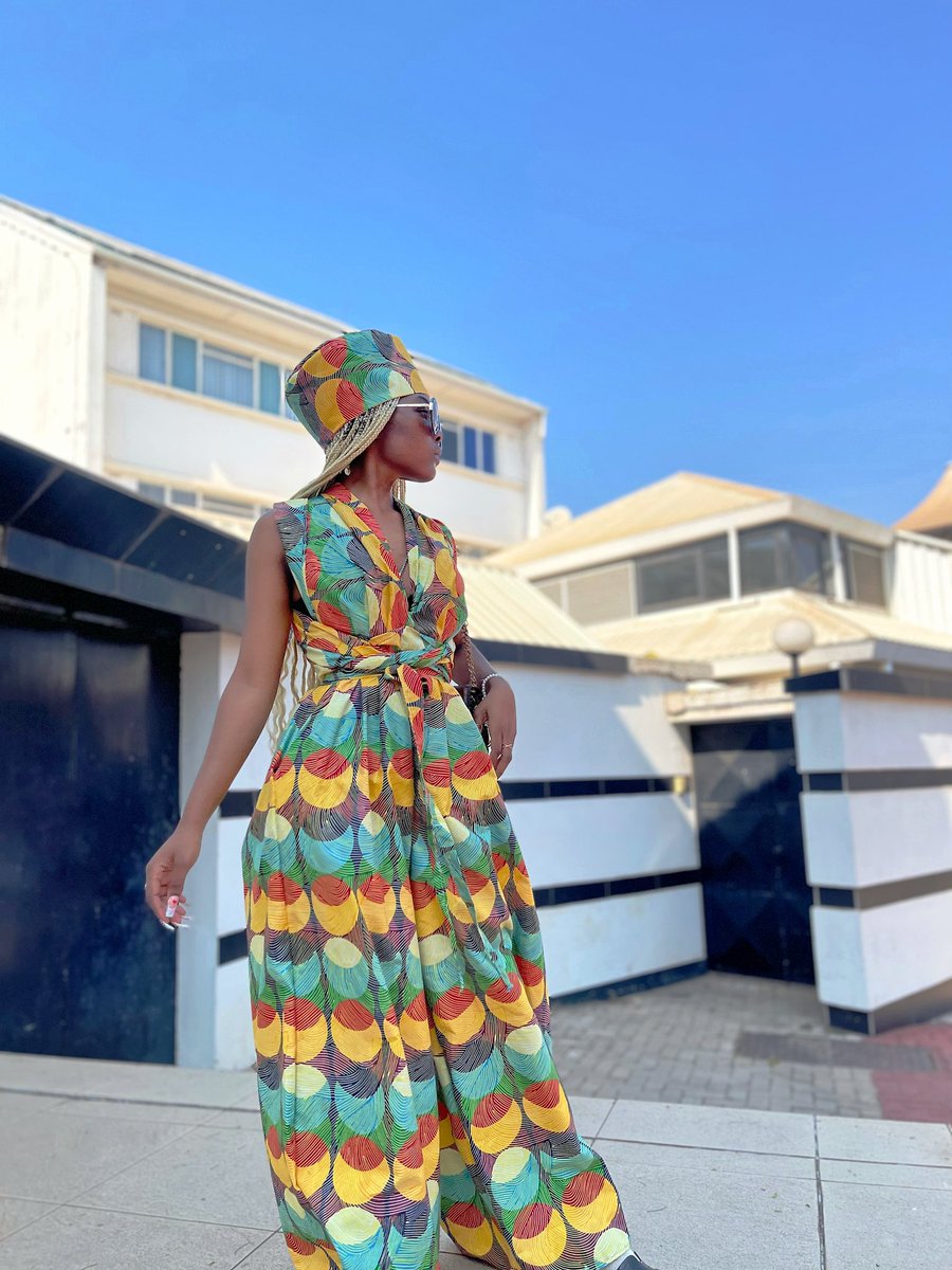 TanyaNefertari's tweet photo. 📸: Tanya Nefertari print infinity palazzo jumpsuit (with pockets) x matching hat
•Chic never looked so easy
•Open Back
•Palazzo Wide Leg

Model - @norlyquinn

🖇️: IG - https://t.co/grznjHryiq

#iamnefertari #blackgirlmagic #blackgirlskillingit #zimfashion https://t.co/jsB4Aej4ZF