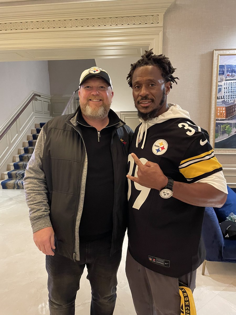 Alan Lomasney tweet media