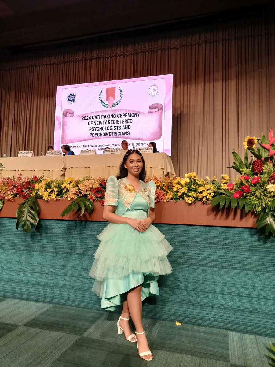 riniarose's tweet photo. Congrats again RPmsss🙌🥳
So glad nakasalubong si sir eyyy💗
 
I did it! 
I made it!
I passed the board exam and am already a Psychometrician 💗

#rpmtwt 
#registeredpsychometrician
#PICC https://t.co/dOC3PydY3w