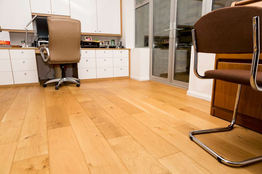 FlooringEdwards's tweet photo. Got kids, pets, or underfloor heating? Engineered wood flooring offers durability, stability, and a stunning range of styles. It’s the practical, stylish choice for your home. 

Call 020 8249 7646 for a no-obligation consultation. 📞

https://t.co/exikM7GWXS 

 #bromley #flooring https://t.co/v9j6OBDSEM
