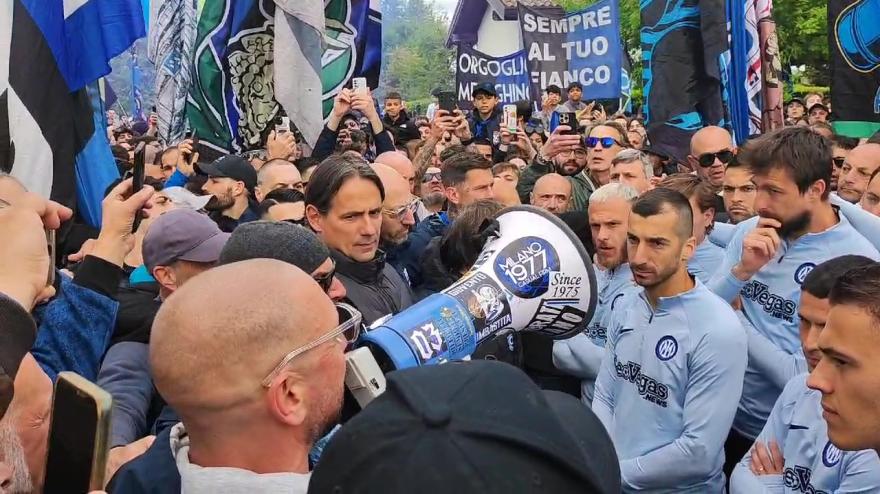 sevedamiolini's tweet photo. Visti i recenti fatti di cronaca queste immagini fanno sicuramente riflettere... @mirkonicolino @enzomarangio @ClaudioZuliani #inter #Milan #ultras @fondazionejb https://t.co/IBu8e6ffyI