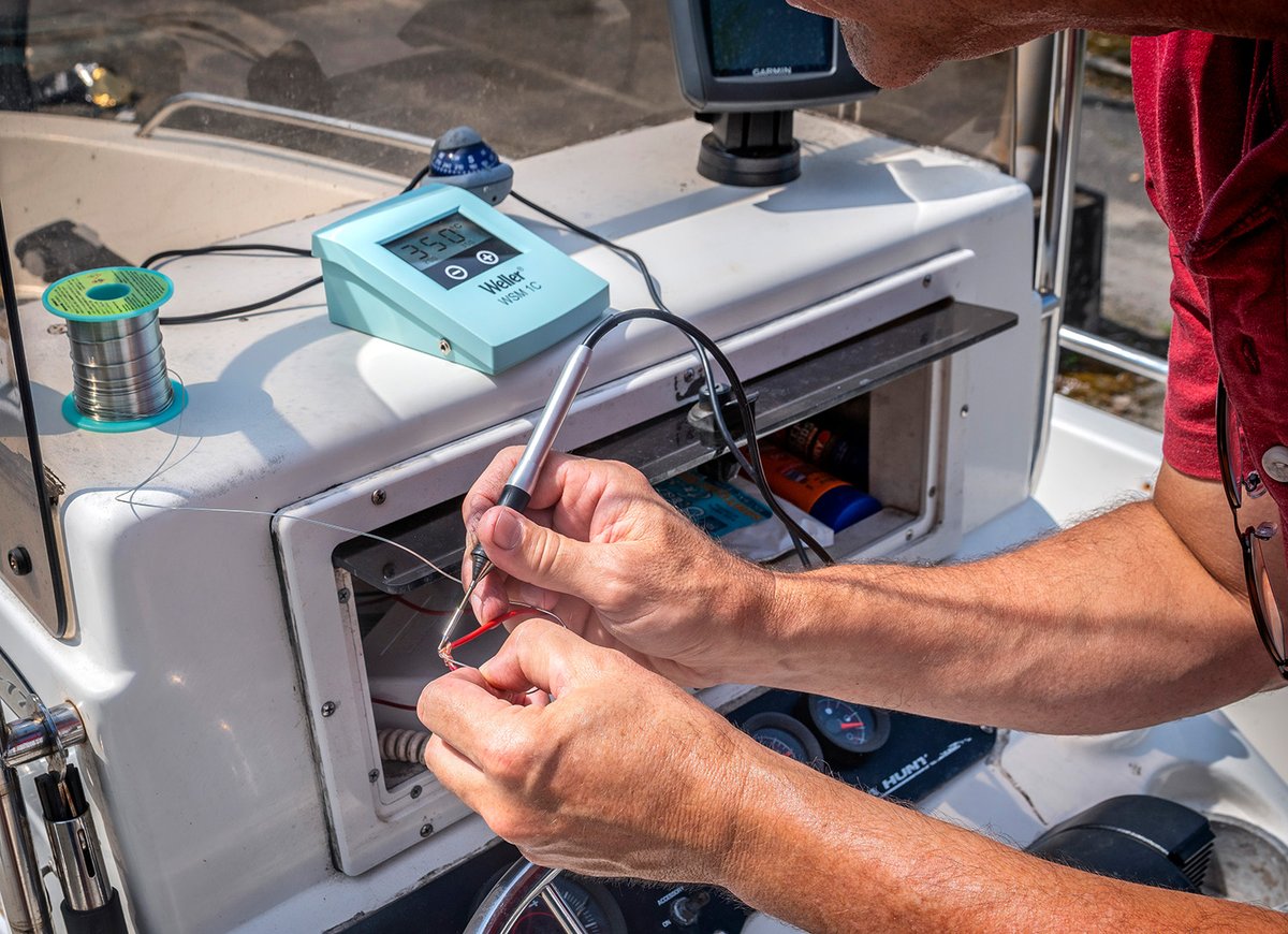 WellerTools's tweet photo. #Rechargeable. #Battery. #Mobile. 
#60minutes #professional #soldering results independently of a stationary #power source. #WellerTools WSM 1C - the mobile soldering station
#hobby #industry #ems #innovative #independent #micro #results #industry #EMS #outdoor #Weller #DIY #news https://t.co/VEhnQx1DfU