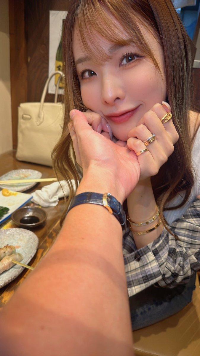 sanoyumasan_gao's tweet photo. なんとなんと、セフレ募集の面接してきた🥹‼️
来年で60歳の人でした🤣🤣全然見えなくてびっくり…
色んな人に出会えて楽しいなー！顔出しNGなので手借りた✋

まだ誰も決まってないけど、ゆるりとながーい目で探してるよ～♥️
RTとコメントでアピールしてね🦕🐾💜

 #RTしたらゆっまゆまにしてやんよ https://t.co/Z9Z9UFyNHA