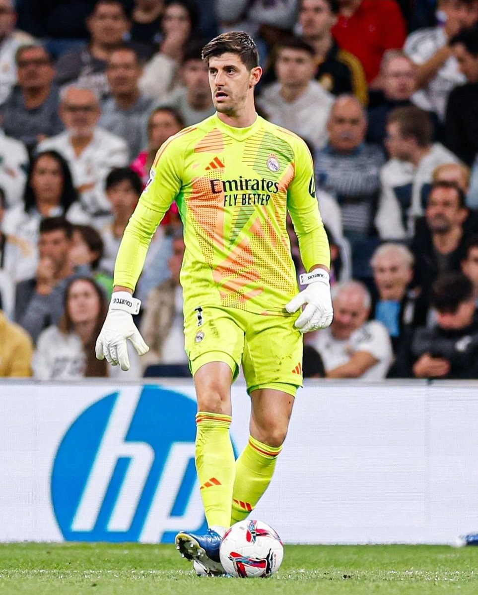MadridXtra's tweet photo. 🚨 BREAKING: Thibaut Courtois is injured. Real Madrid do not expect him to return until at least after the international break. @GuillermoRai_ https://t.co/SZXCCrk01G