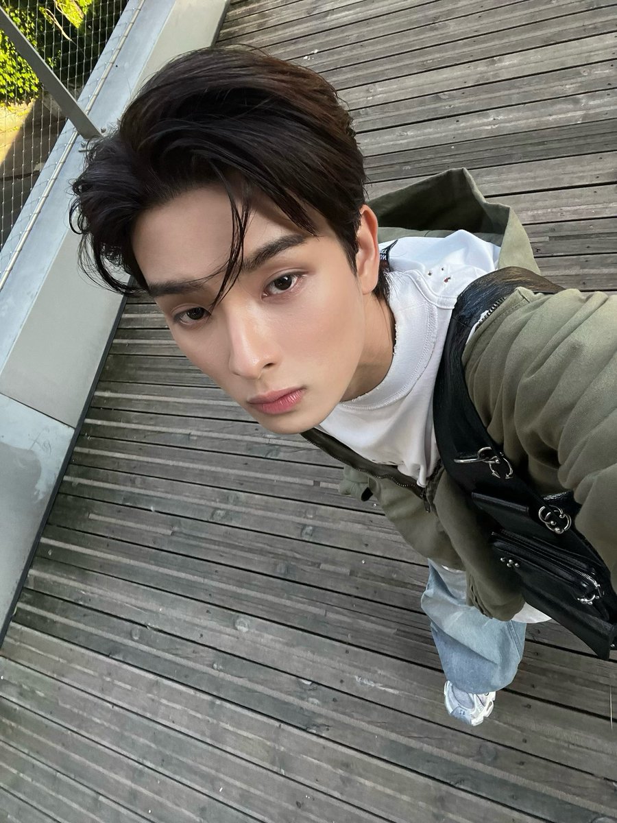 khunppol's tweet image. อันนี้ฉดฉายยยยยย😼☀️
#KHUNPOL 
#BUSbecauseofyouishine