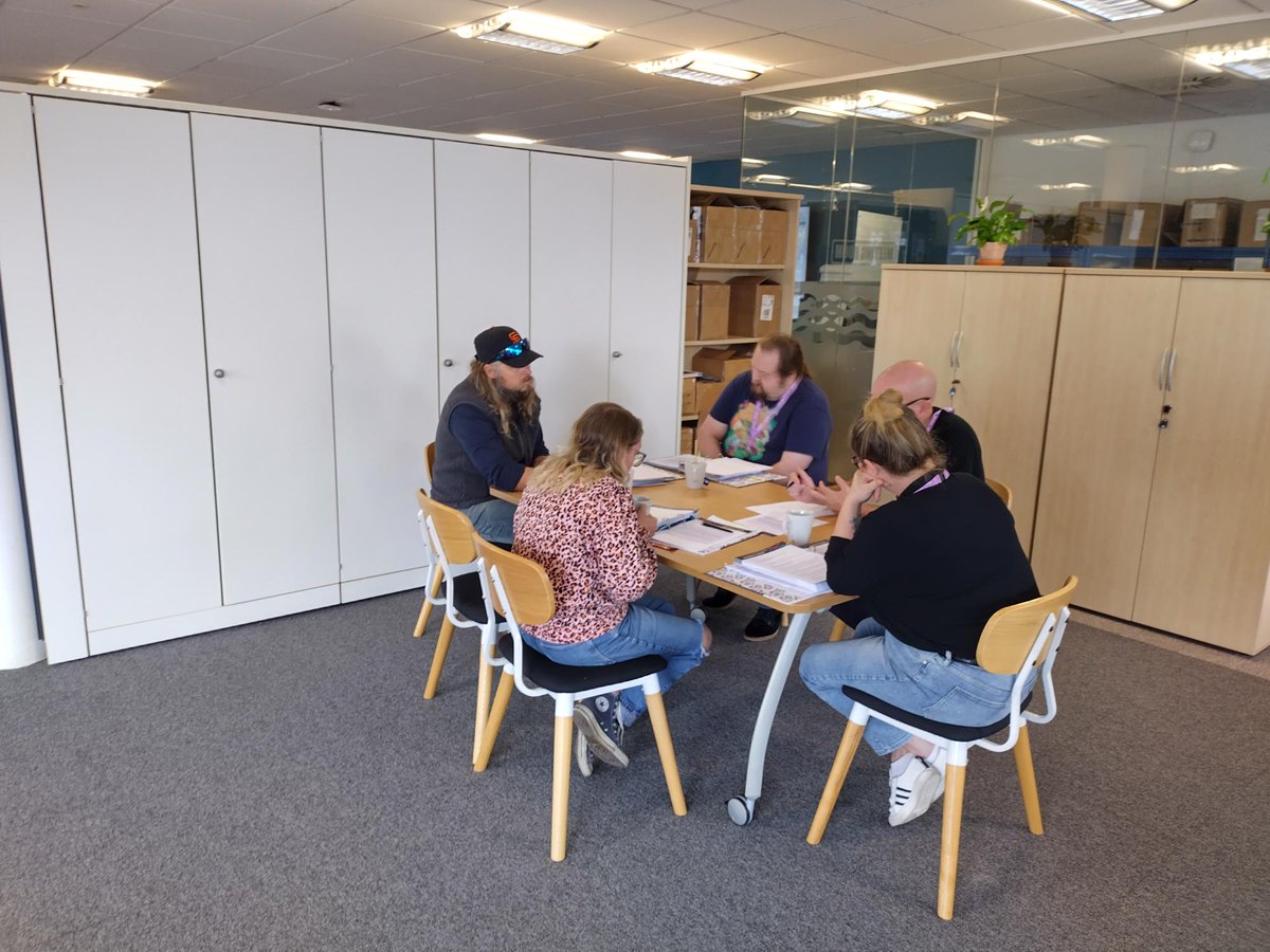 NEUYorksHumber's tweet image. Another group of fantastic Y&amp;amp;H NEU reps trained to Foundation level, after 3 days at our revamped training centre in Doncaster! ✊💥
Now they're ready to organise!
Sign up to be an NEU rep here 👉bit.ly/4dqcnOI
Sign up for reps training here 👉bit.ly/4gJ9M5g