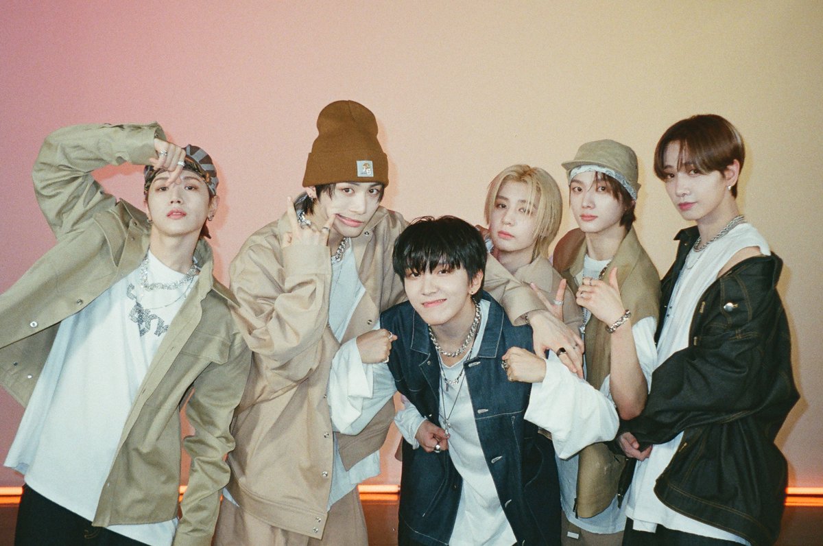 M2MPD's tweet photo. 필름카메라로 기록한 9월의 추억📸 10월에도 쭈욱 엠투와 함께해요❣ #9월의엠투 #M2film #릴레이댄스 #BOYNEXTDOOR #보이넥스트도어 @BOYNEXTDOOR_KOZ https://t.co/B7nHGflvFB