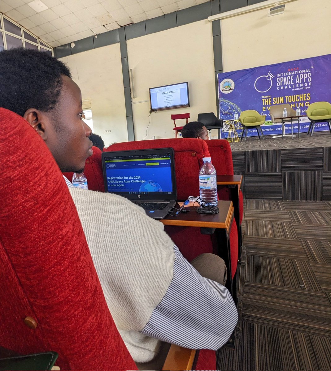 twisky_joe's tweet photo. NASA space apps challenge happening now
#SpaceAppsChallenge #SoaceAppsKampala2024
#UICTAtWork @MoICT_Ug@UCC_Official
@InnovationHubUg @UICTug https://t.co/7BeFbZkqVw