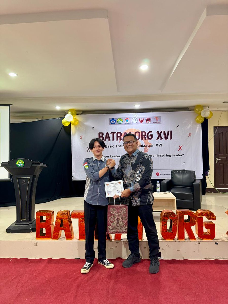 bbennyputra's tweet photo. 🎓✨ *Sharing dan Inspirasi untuk Mahasiswa Baru* ✨🎓

Senang sekali bisa menjadi pemateri dalam acara *BATRAI ORG XVI* di Universitas Riau, bersama mahasiswa Prodi Sistem Informasi dan Manajemen Informatika, FMIPA. 🎉 https://t.co/5tQN4Cgrpm
