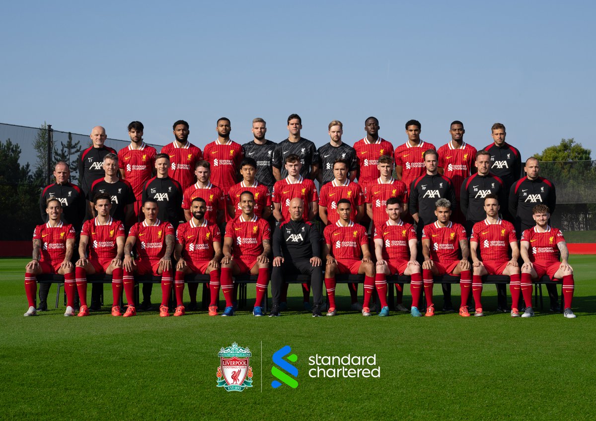 Our official 2024/25 squad photo 📸🔴