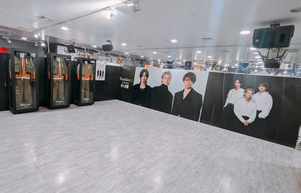 Number_i × TOWER RECORDS From Costume & Panel Exhibition