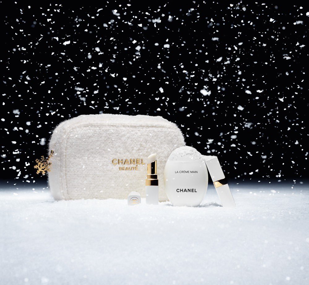 ____mpons's tweet photo. CHANELのクリスマスコフレの情報来た~🤍
去年争奪戦で見事負けたから今年こそは絶対にGETしたい💭  ✍🏻11/8~限定発売 https://t.co/PYwGc3TNDT