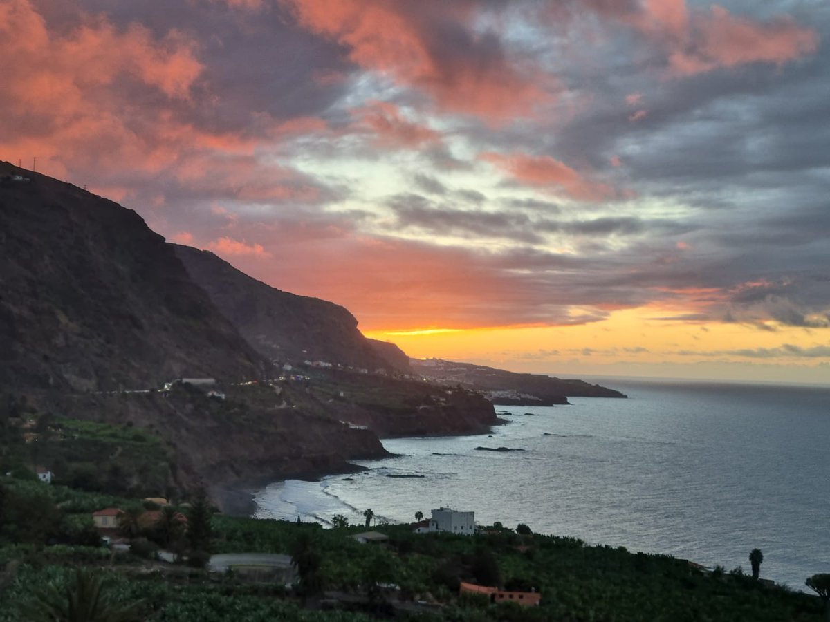 Meteo_Tenerife tweet media