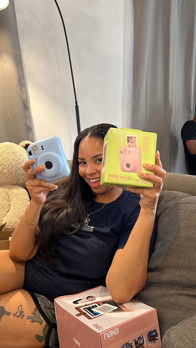 Polaroids_tz's tweet image. Our Polaroid family just keeps growing! 💕✨ Nothing warms our hearts more than seeing your beautiful moments captured with love 📸. Each smile, each snap, is a memory to cherish forever! 🥰

 #PolaroidMemories #PolaroidsTanzania #CustomerLove #CapturedWithLove