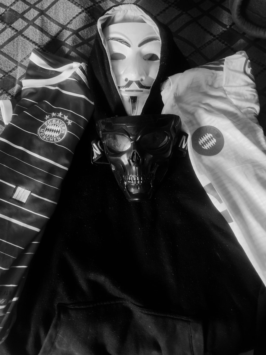 MaskedWarriorEG's tweet photo. "The Masked is back on the gaming scene and ready to celebrate from the start! 🎮🔥 Stay tuned tomorrow for the comeback video 💥💀"
#TheMaskedIsBack #GamingScene #ComebackVideo #Celebration #Action #Gaming https://t.co/iPPujLM1tA