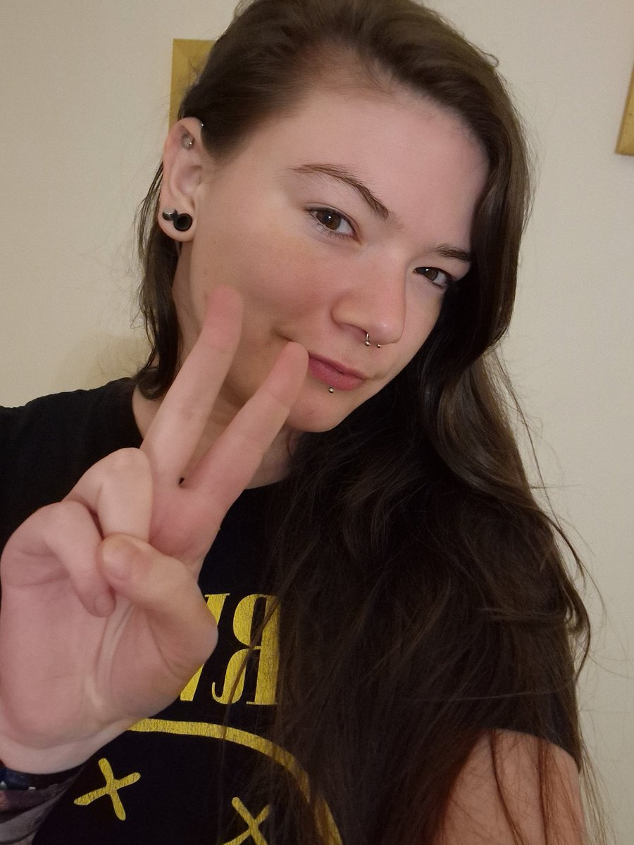 Does anyone know of any stream teams out there that would take this little bean 🥺

I'm happy and kinda fun, I like my indie games, and I want to get involved with a proper stream team community 🥰