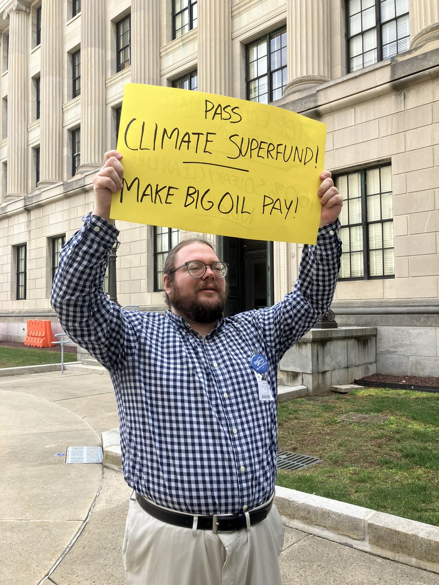 EmpowerNJ's tweet photo. We’re outside the statehouse in Trenton to kickoff our legislative campaign for bold climate action and a squeaky clean energy future! https://t.co/BuND5bbOSF
