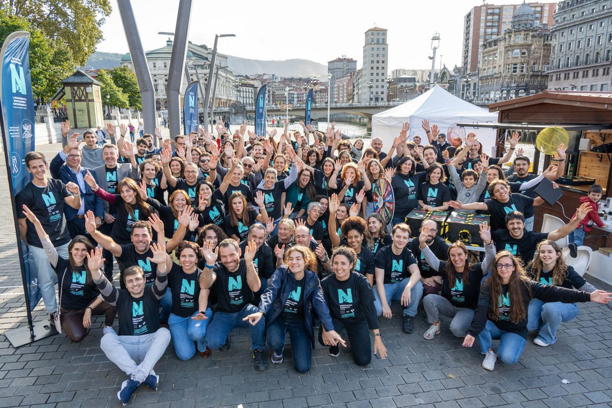 upvehu's tweet image. 7100 pertsona baino gehiagok parte hartu du aurtengo Ikertzaileen Europako Gauean. Zorionak eta eskerrik asko ekimenean euren ikerketen berri eman duten UPV/EHUko ikertzaileei, eta zientziaz gozatzera Bilboko Areatzara hurbildu direnei!

Más de 7100 personas han participado en la…