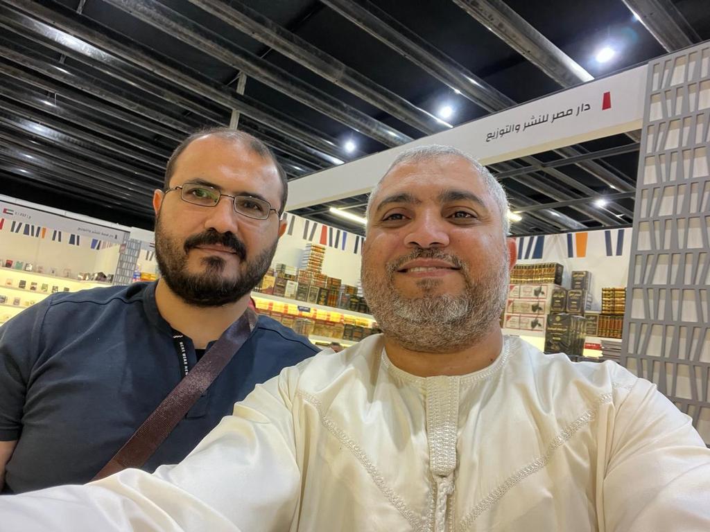 مكتبة كلمة tweet media