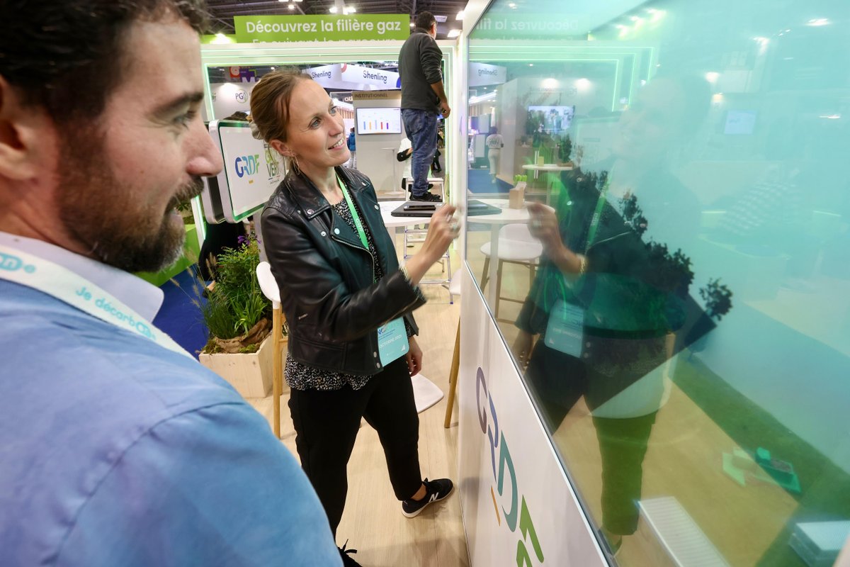 GRDF's tweet photo. En place au salon #Interclima à #Paris Porte de Versailles jusqu’au 3 octobre ! Le rdv de cette fin d’année pour porter la voix de la #décarbonation du #bâtiment. Retrouvez-nous au « Village de la filière gaz », pour découvrir nos solutions hybrides, performantes et durables. https://t.co/DczkHeydEp